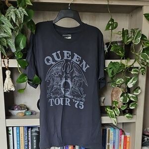 American Eagle Queen Oversized Tee